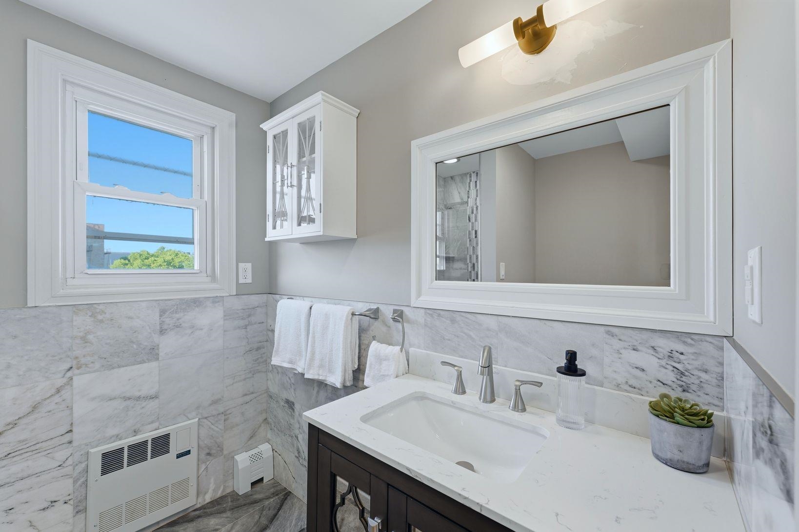 208 OGDEN AVE Unit: #2