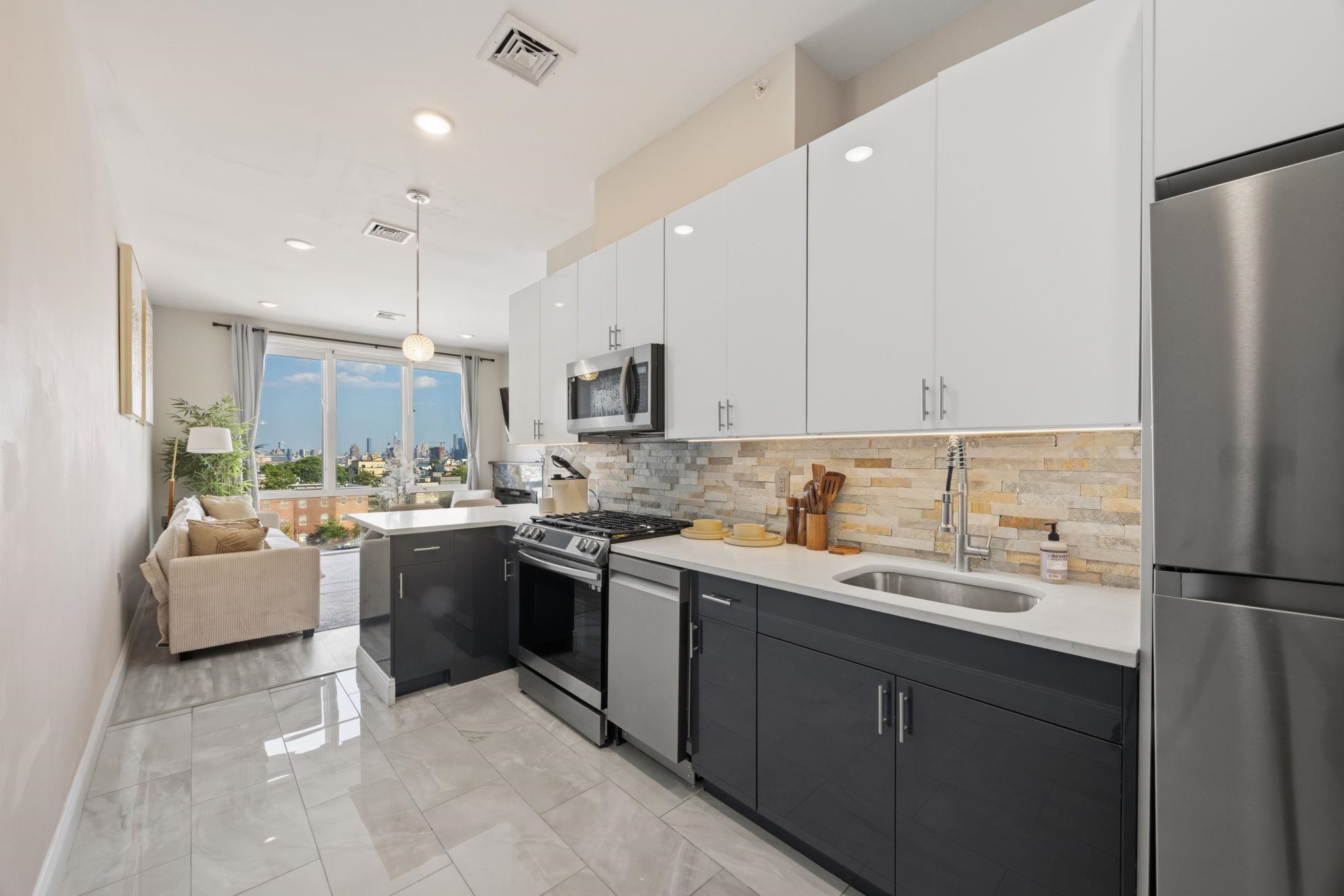 10 LINCOLN ST Unit: 3A