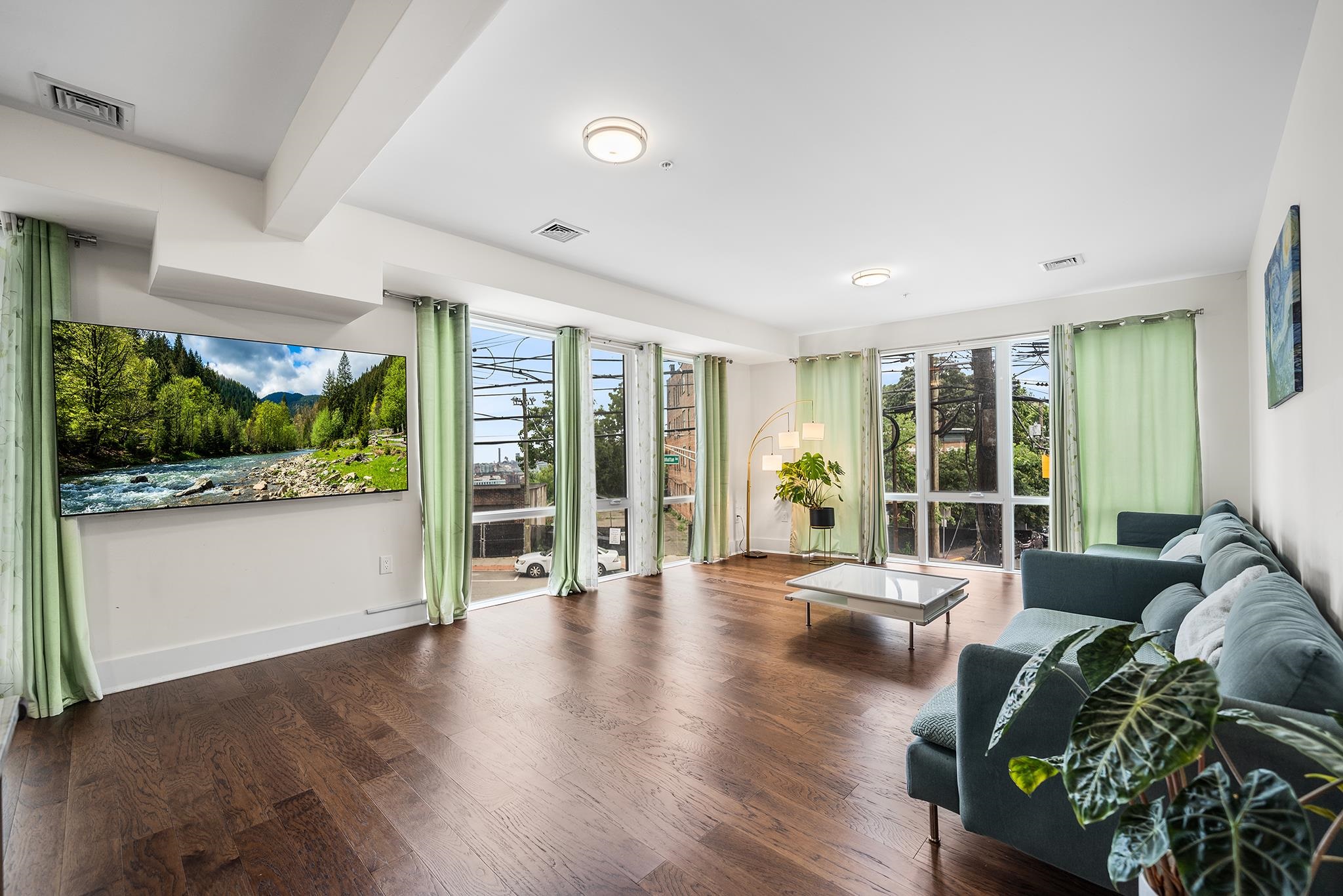1601 MANHATTAN AVE Unit: 203
