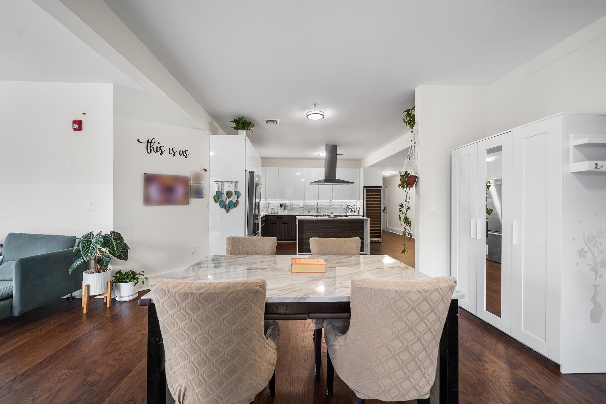 1601 MANHATTAN AVE Unit: 203