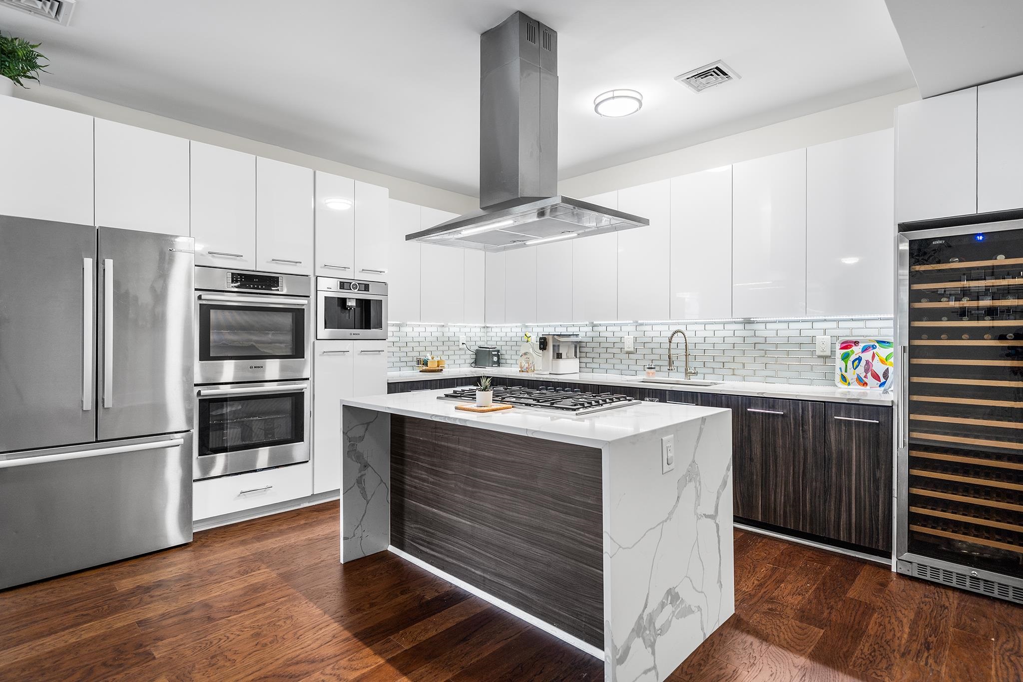 1601 MANHATTAN AVE Unit: 203