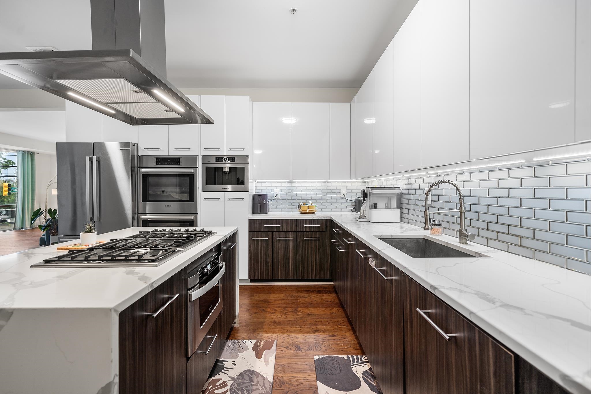 1601 MANHATTAN AVE Unit: 203