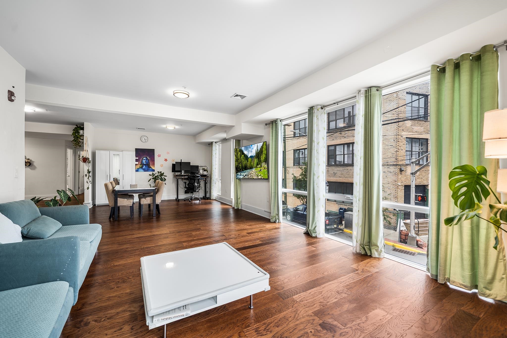 1601 MANHATTAN AVE Unit: 203