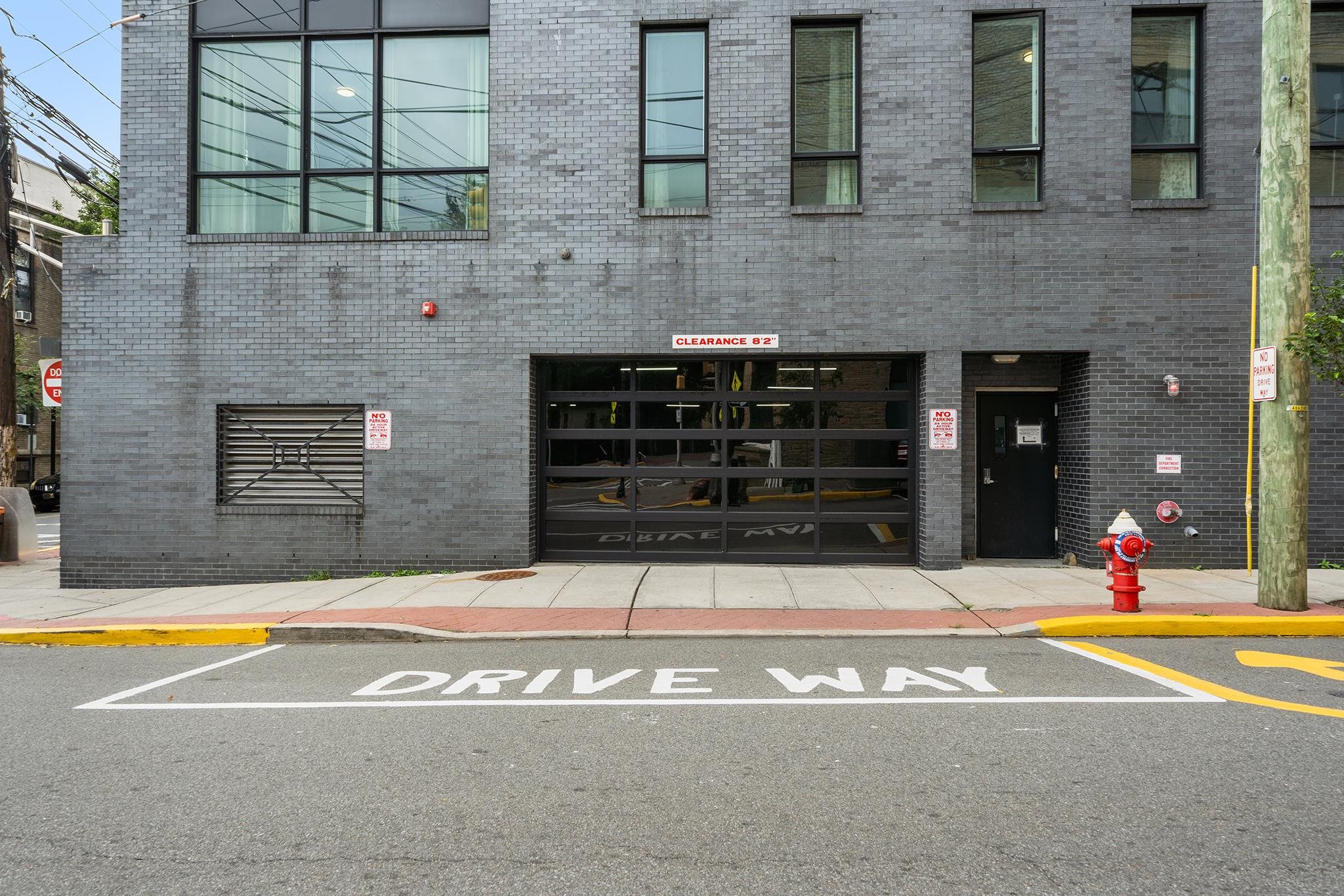 1601 MANHATTAN AVE Unit: 203
