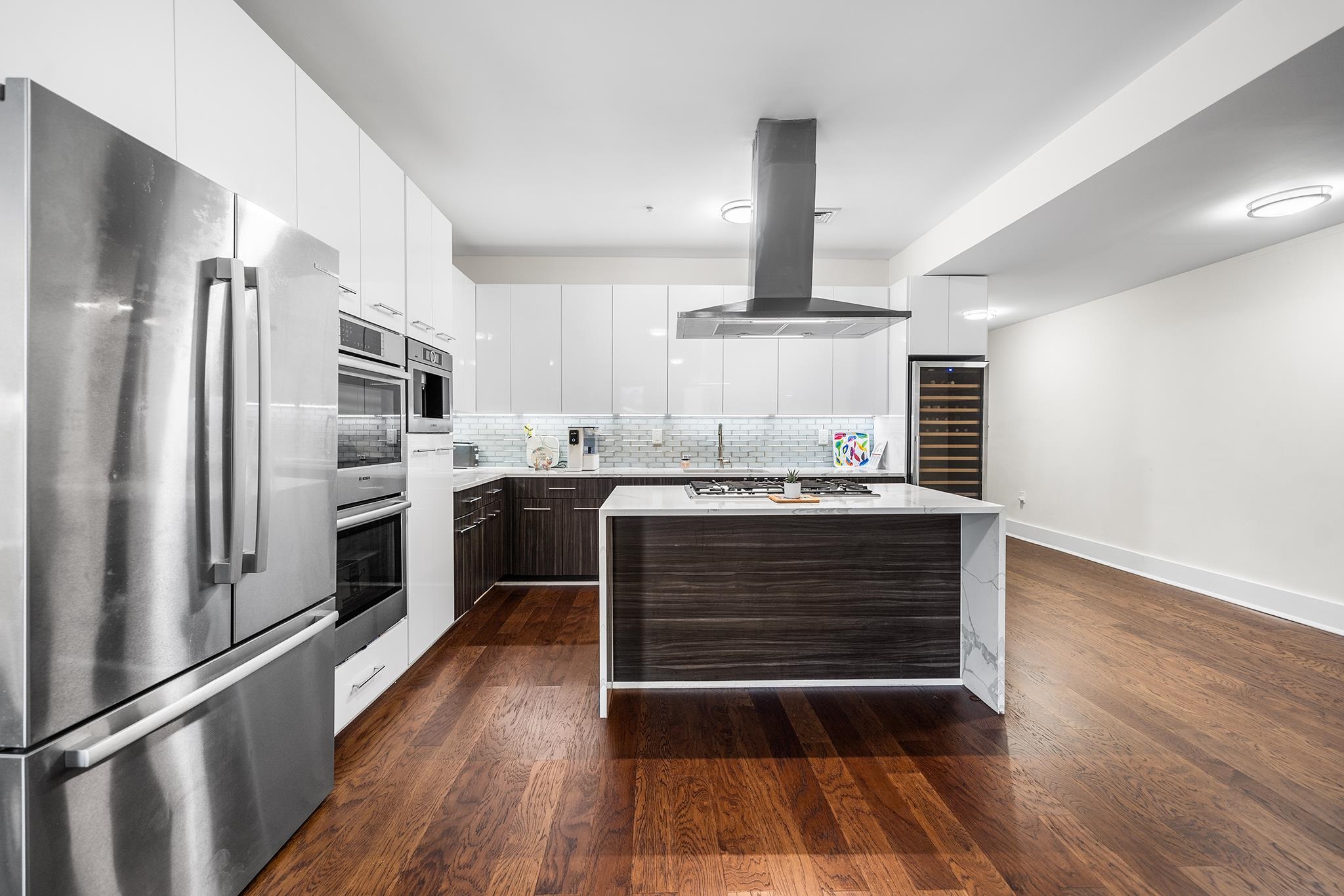 1601 MANHATTAN AVE Unit: 203