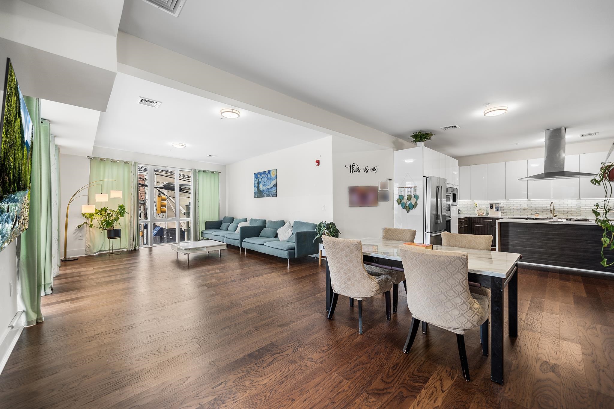 1601 MANHATTAN AVE Unit: 203