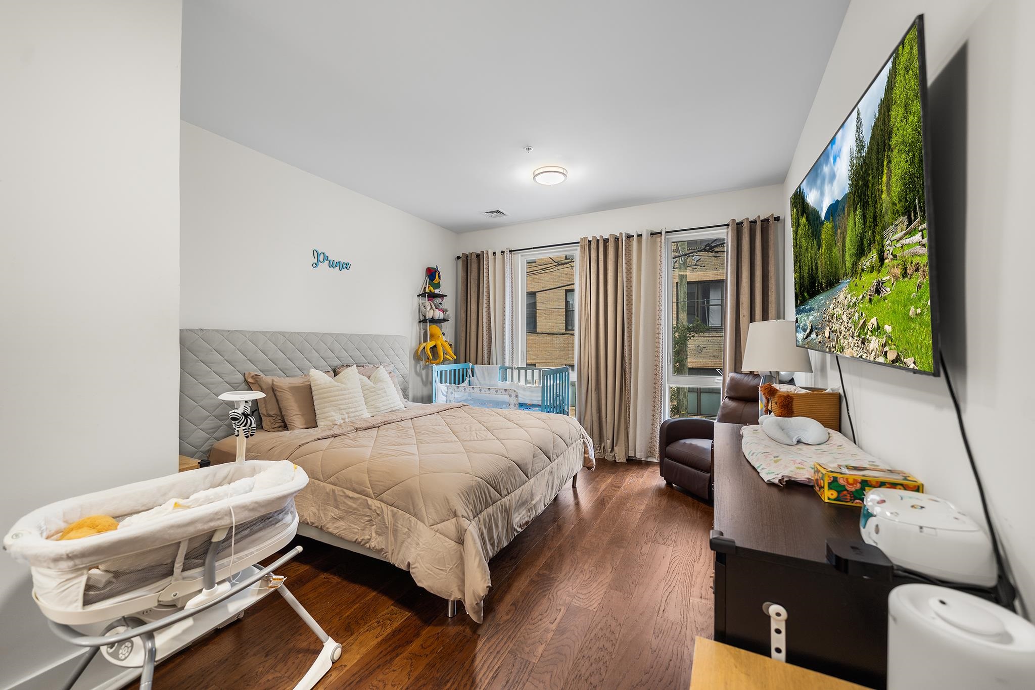 1601 MANHATTAN AVE Unit: 203