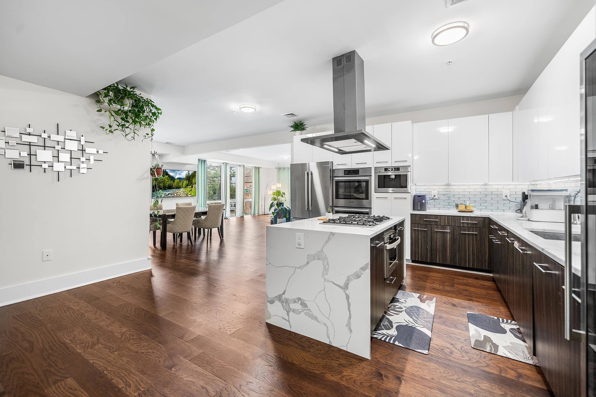 1601 MANHATTAN AVE Unit: 203