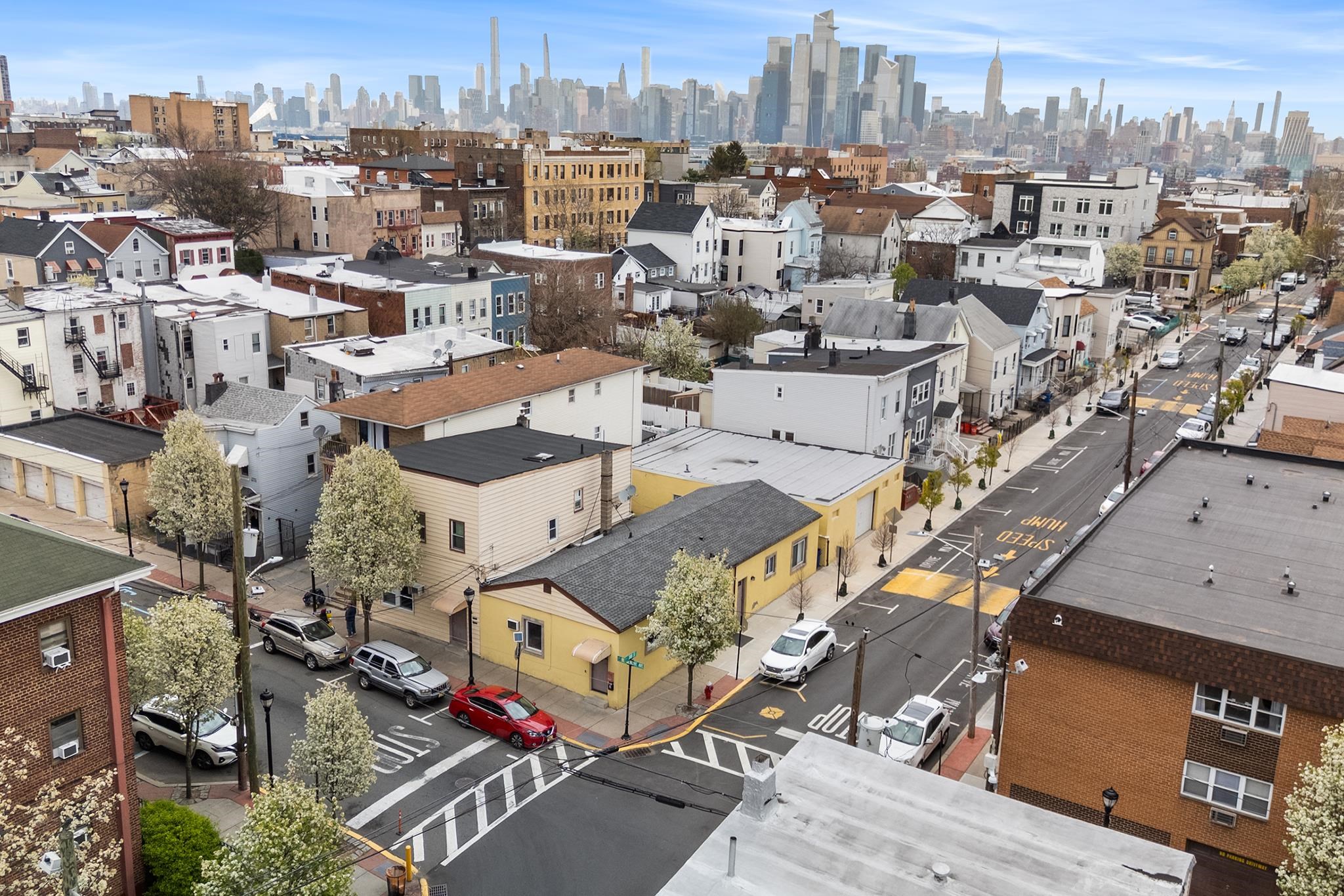 1601 MANHATTAN AVE Unit: 203