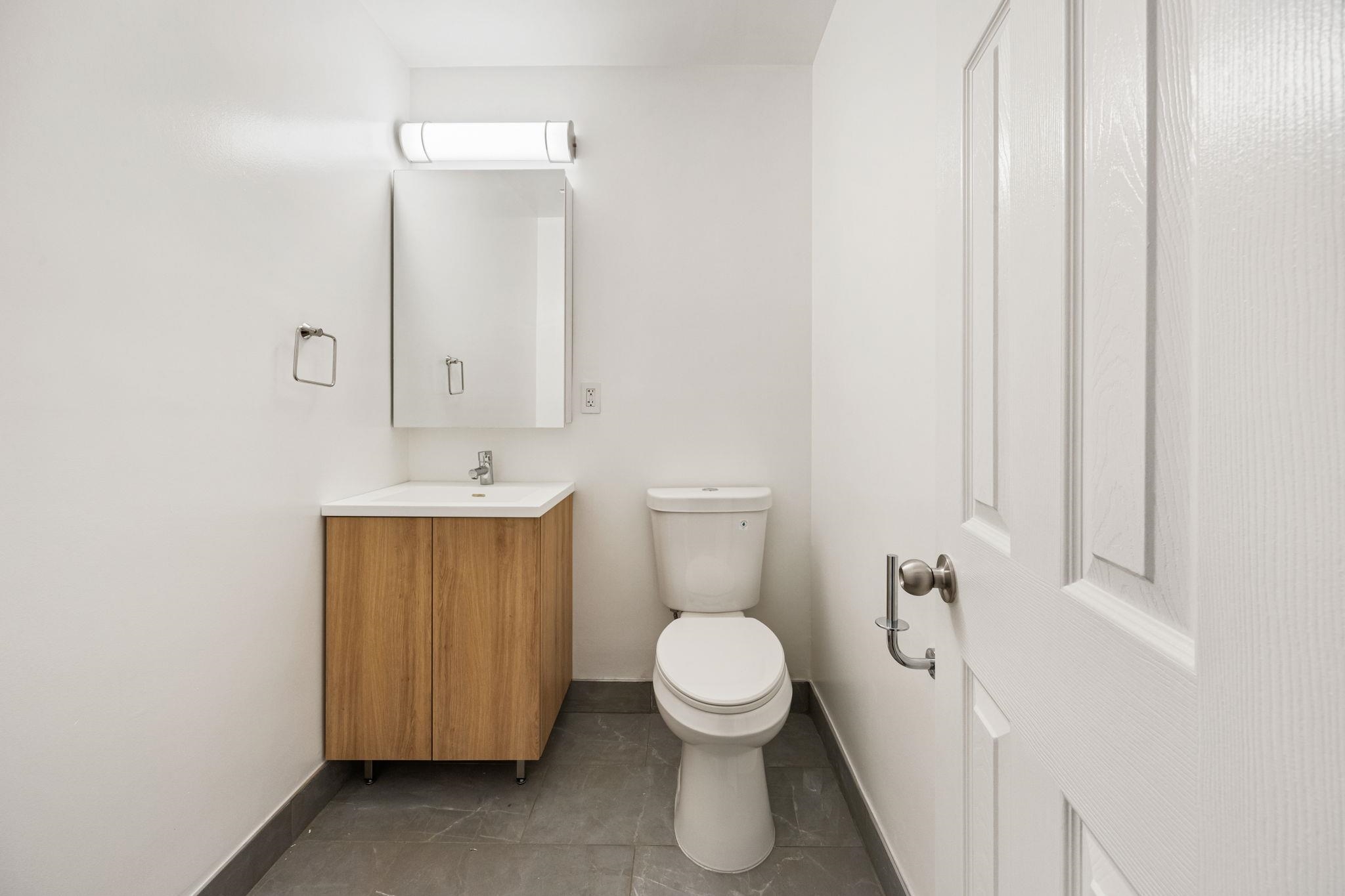 186 WAYNE ST Unit: 413D