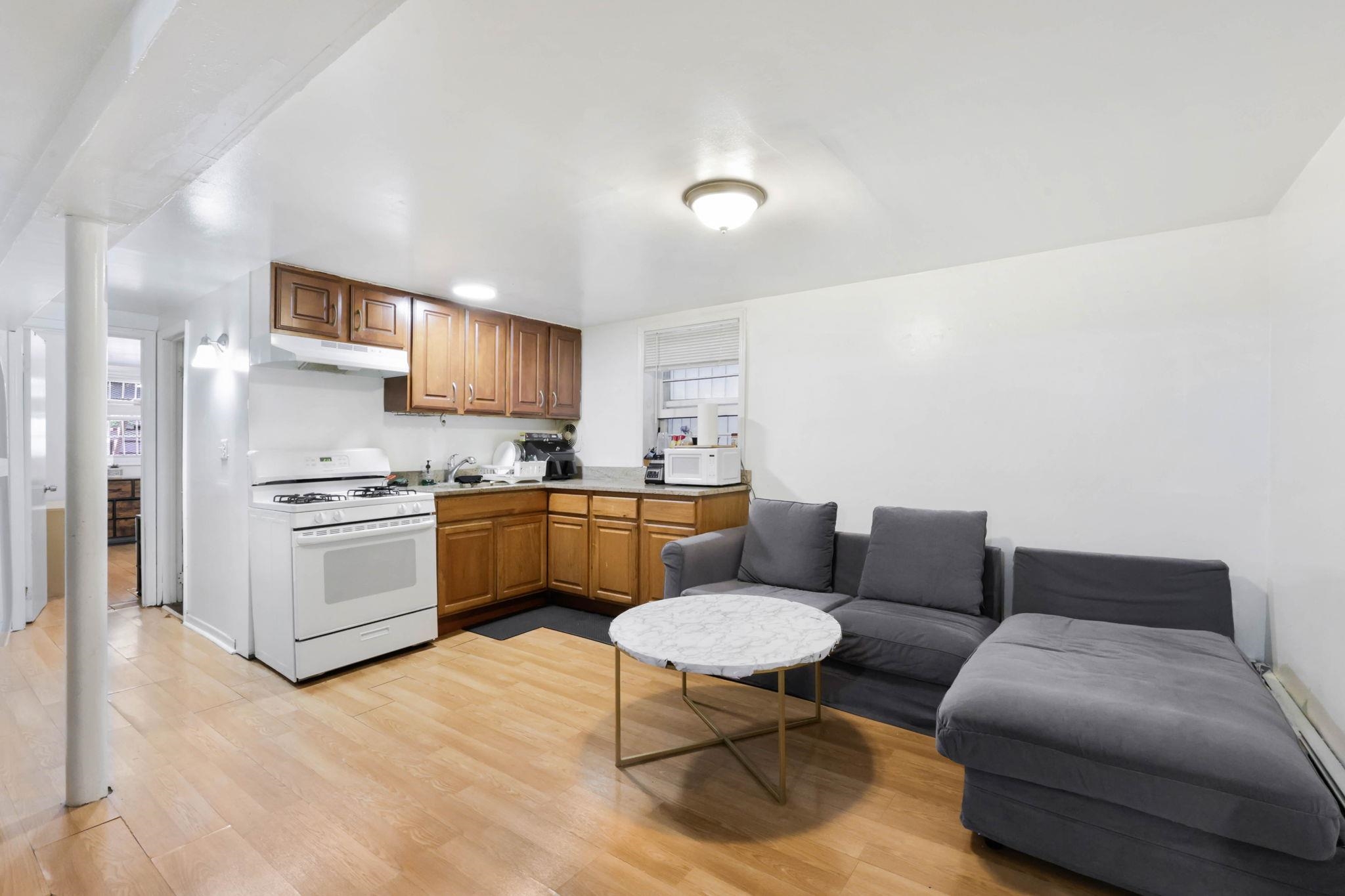 425 MANILA AVE Unit: #1