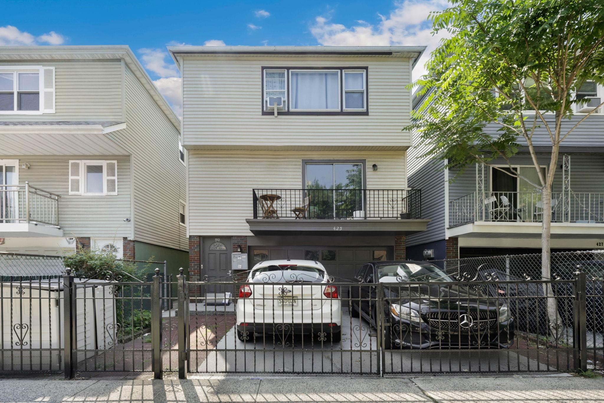 425 MANILA AVE Unit: #1