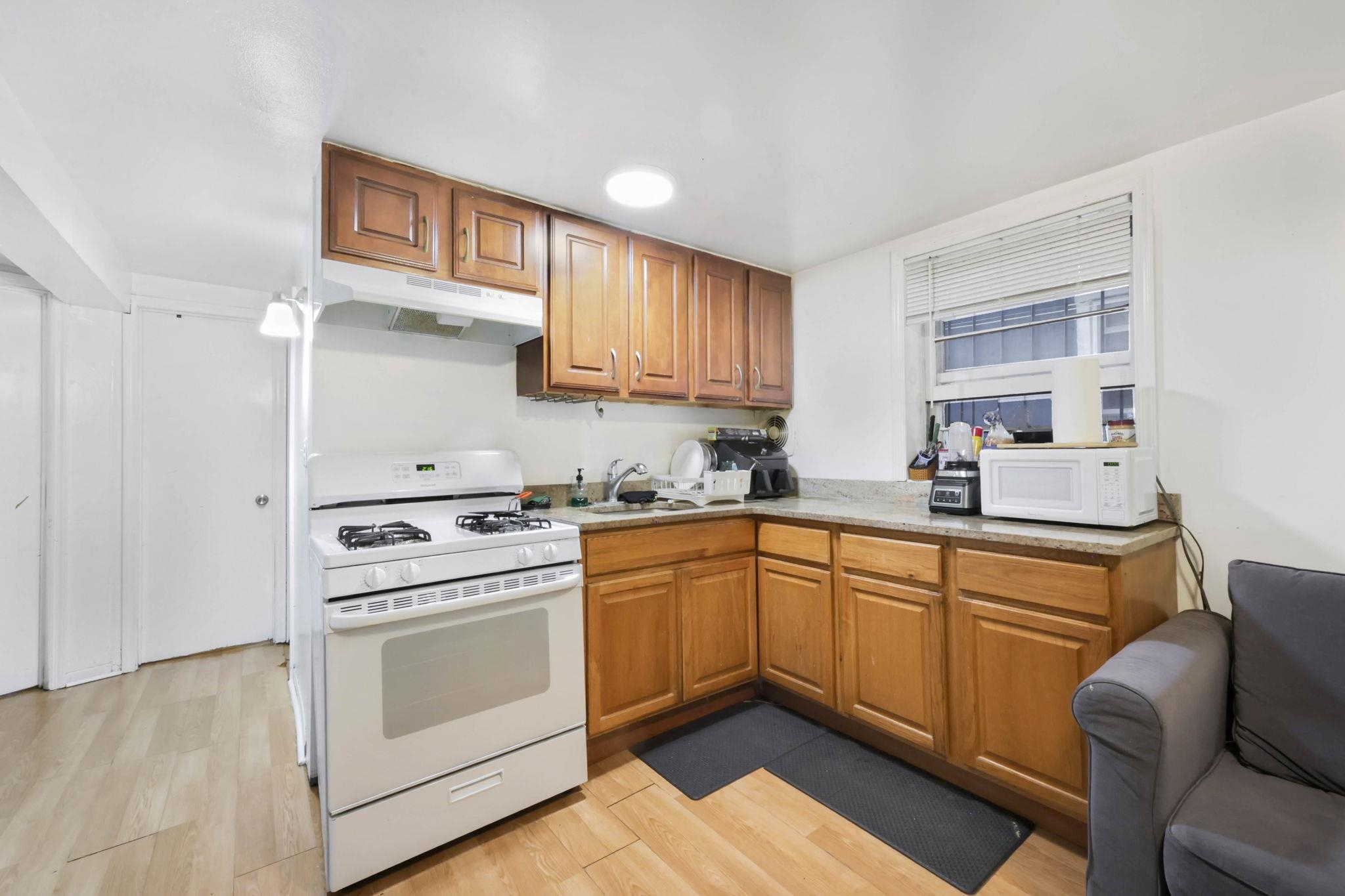 425 MANILA AVE Unit: #1
