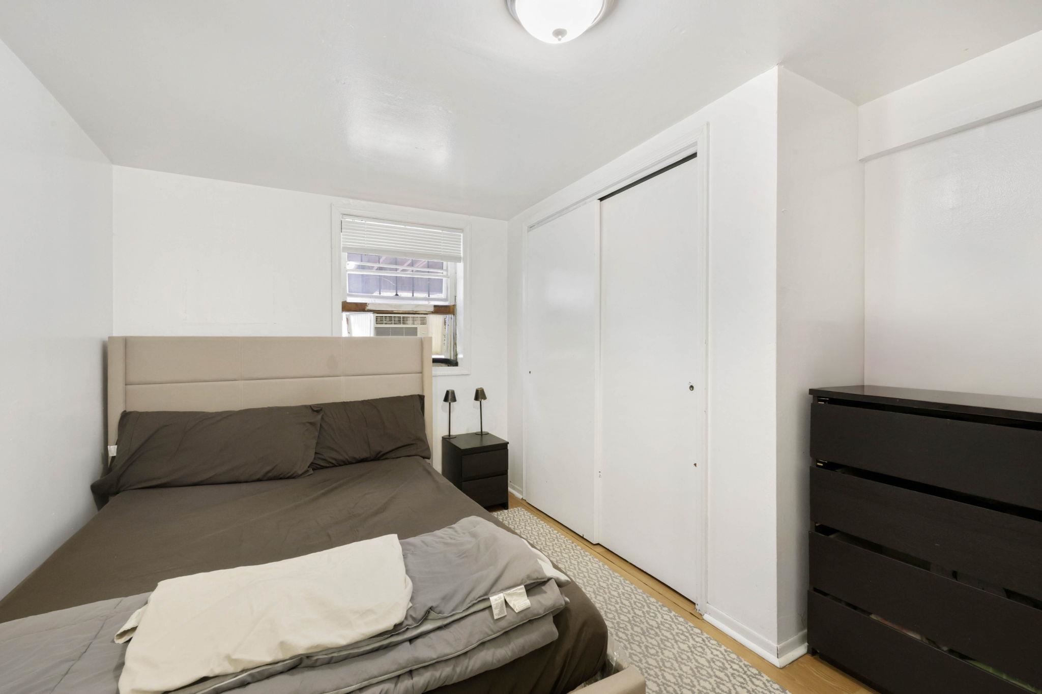 425 MANILA AVE Unit: #1