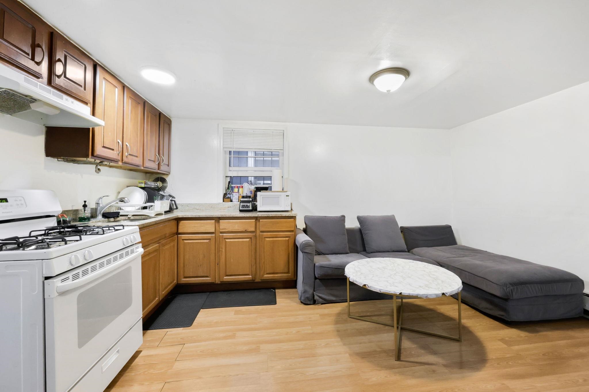 425 MANILA AVE Unit: #1