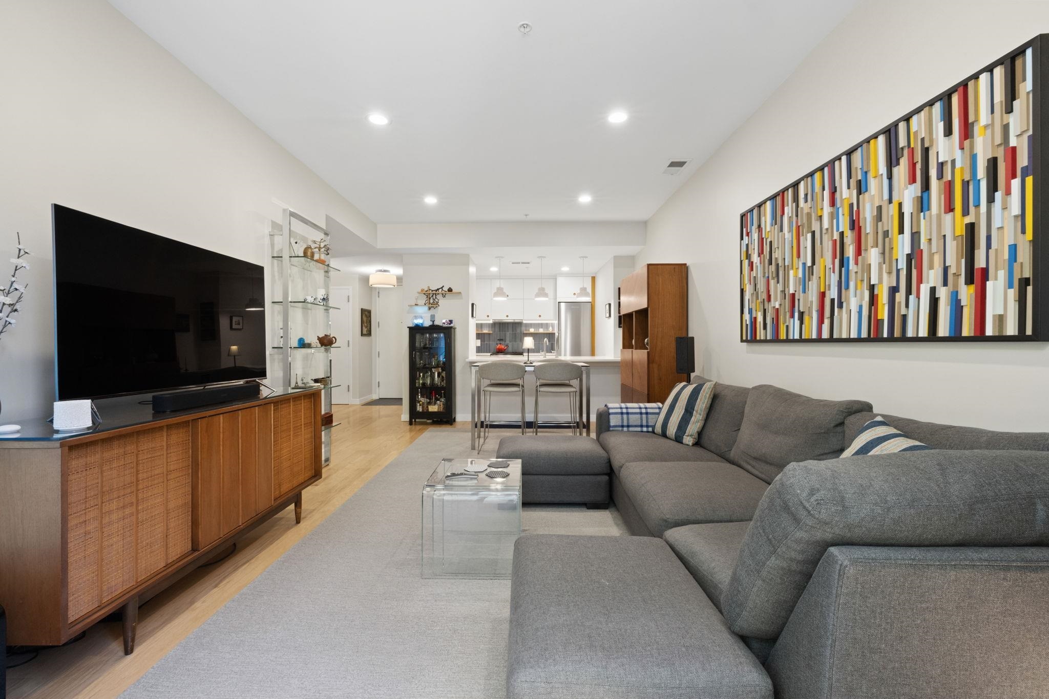 222 MONTGOMERY ST Unit: 1J