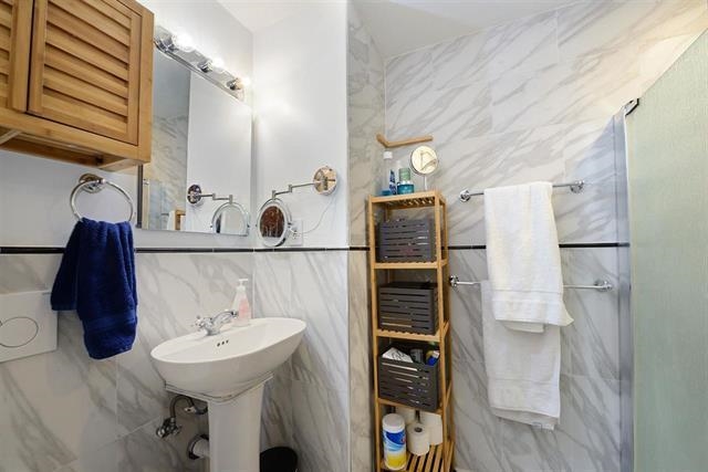 477 PALISADE AVE Unit: 1