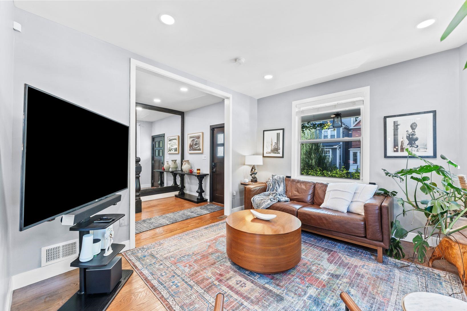 76 CONDICT ST