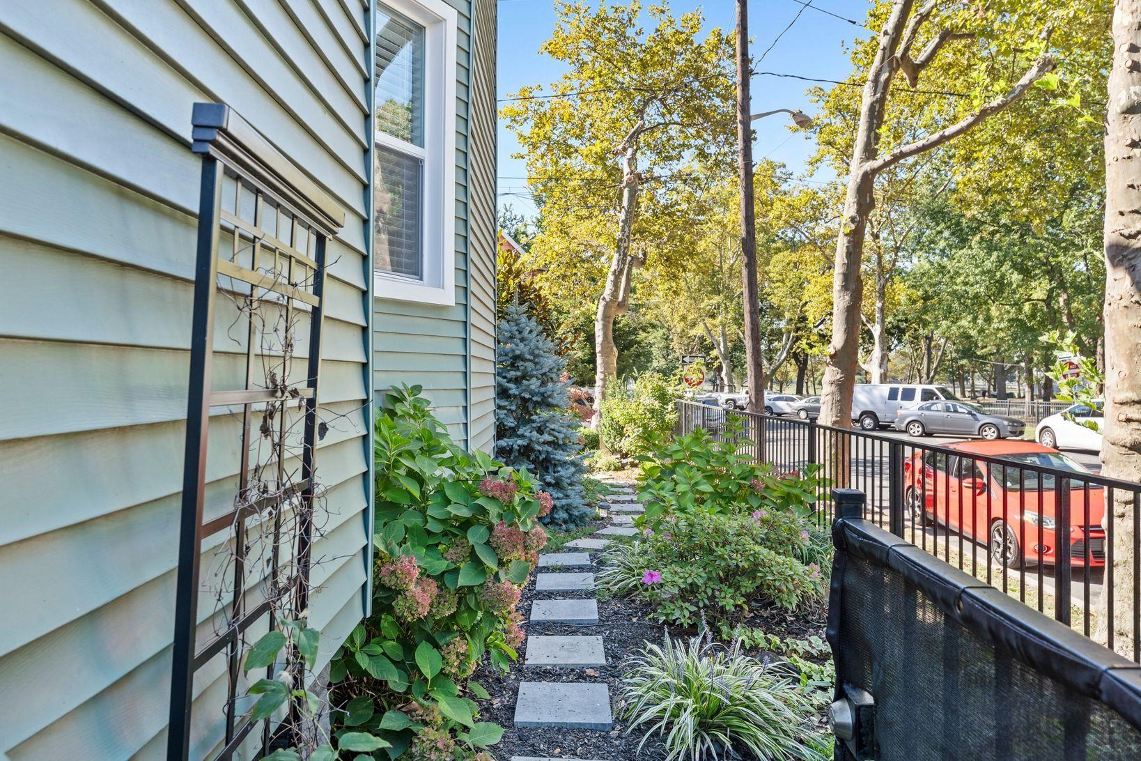 76 CONDICT ST