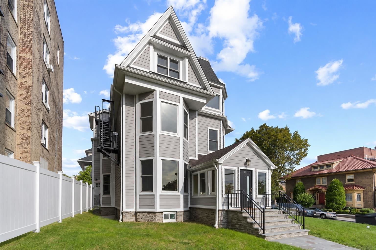 859 BLVD EAST