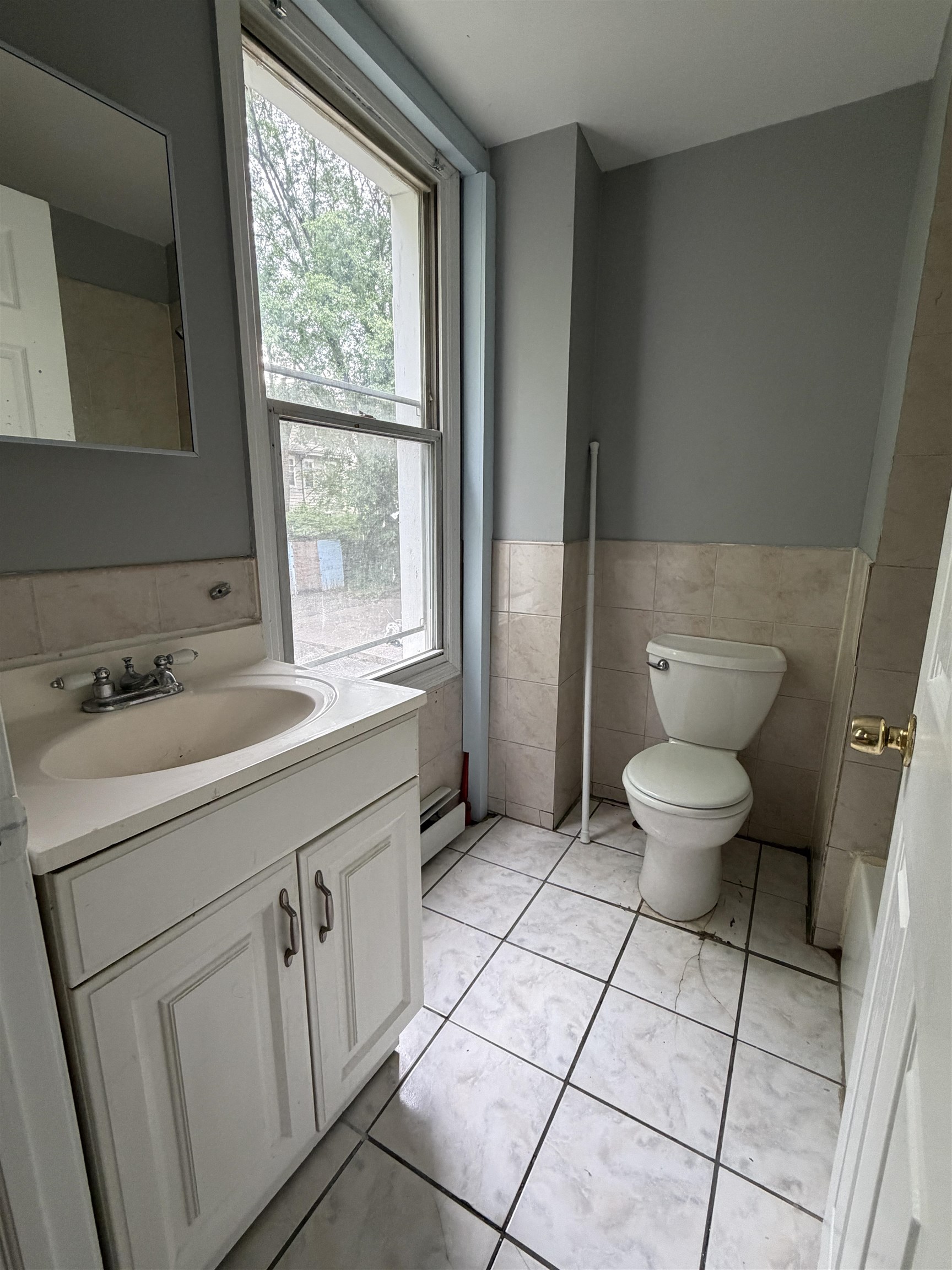 113 MYRTLE AVE Unit: 1