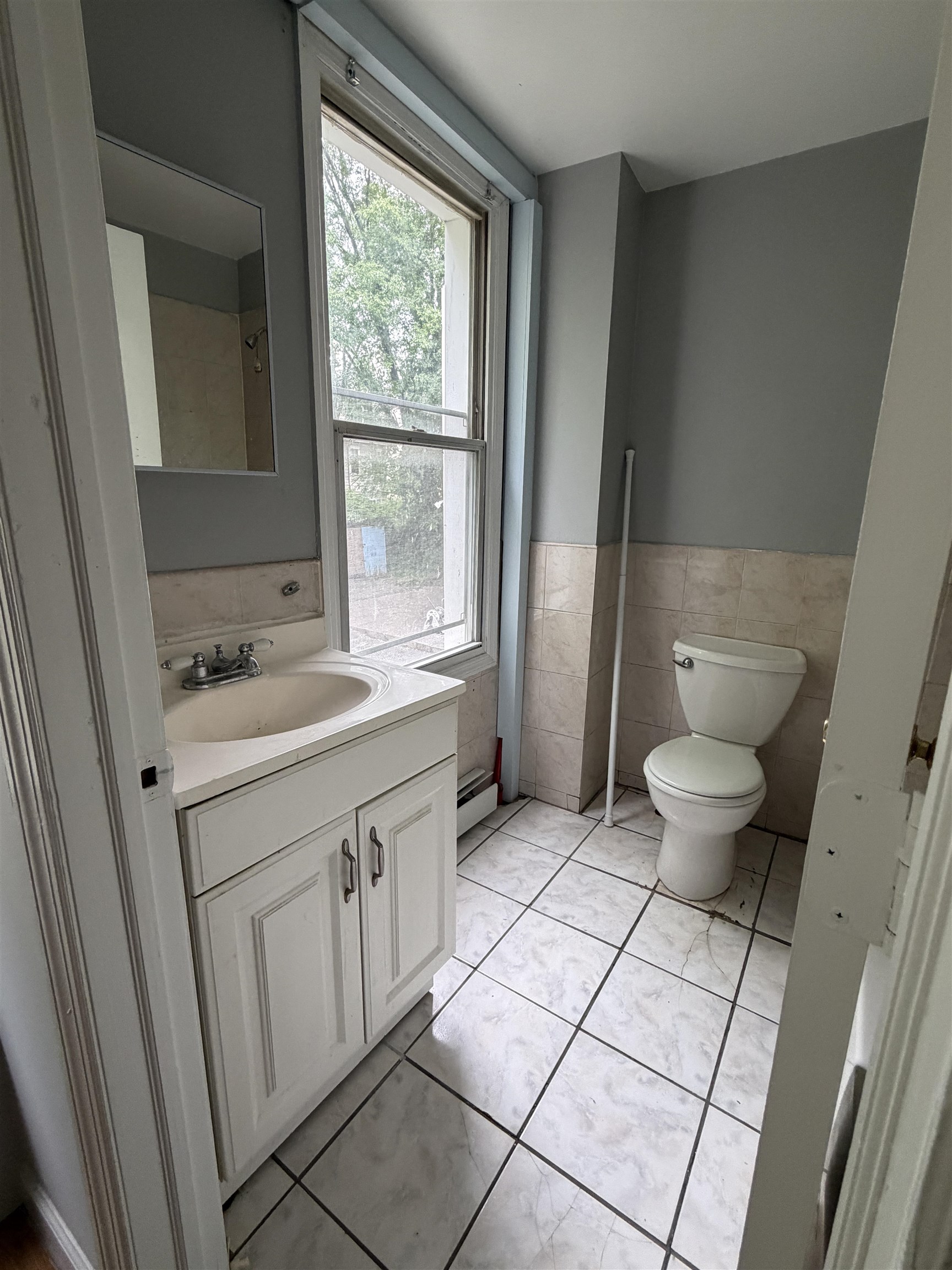 113 MYRTLE AVE Unit: 1