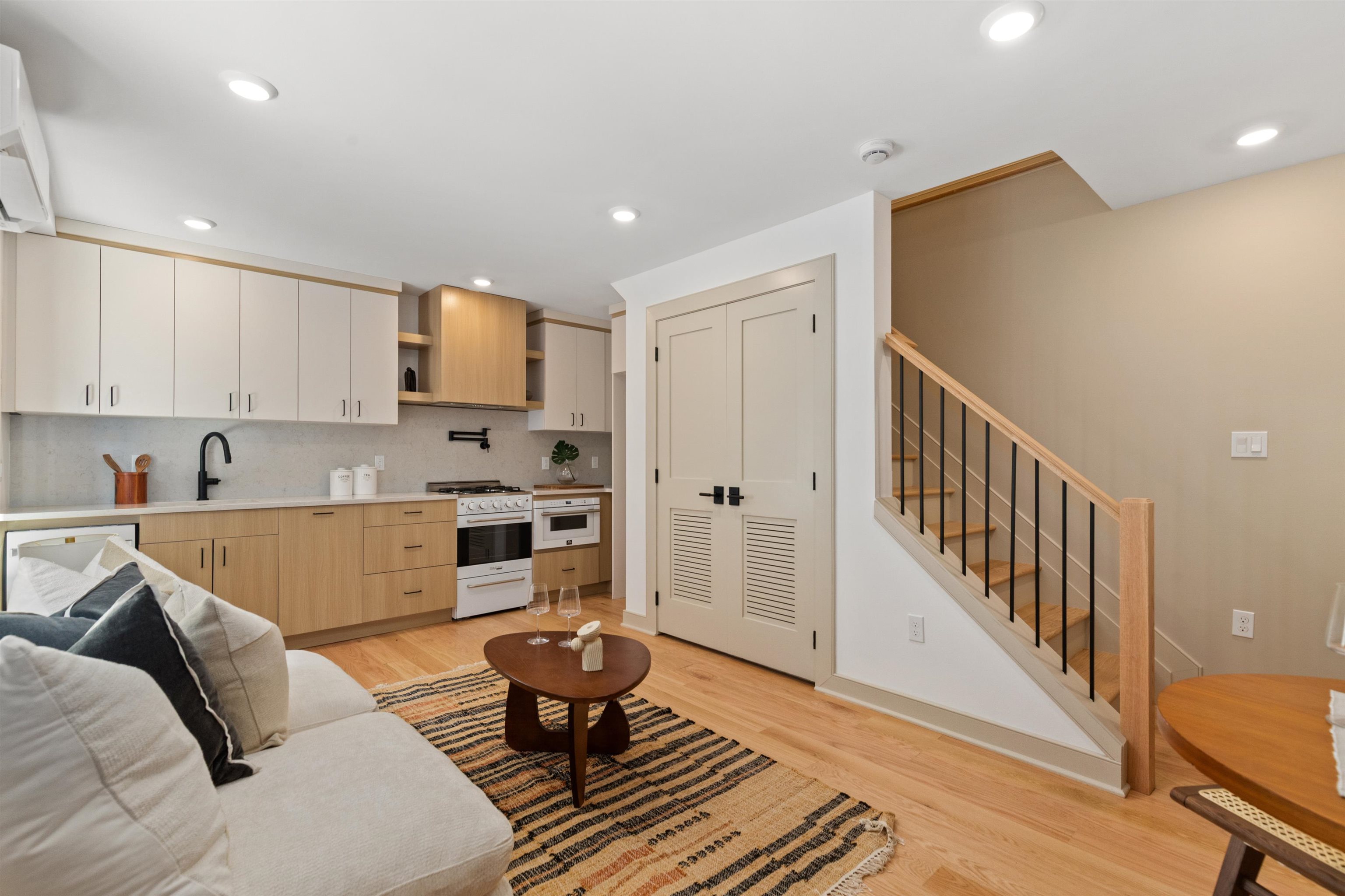 322 PRINCETON AVE Unit: Unit ADU