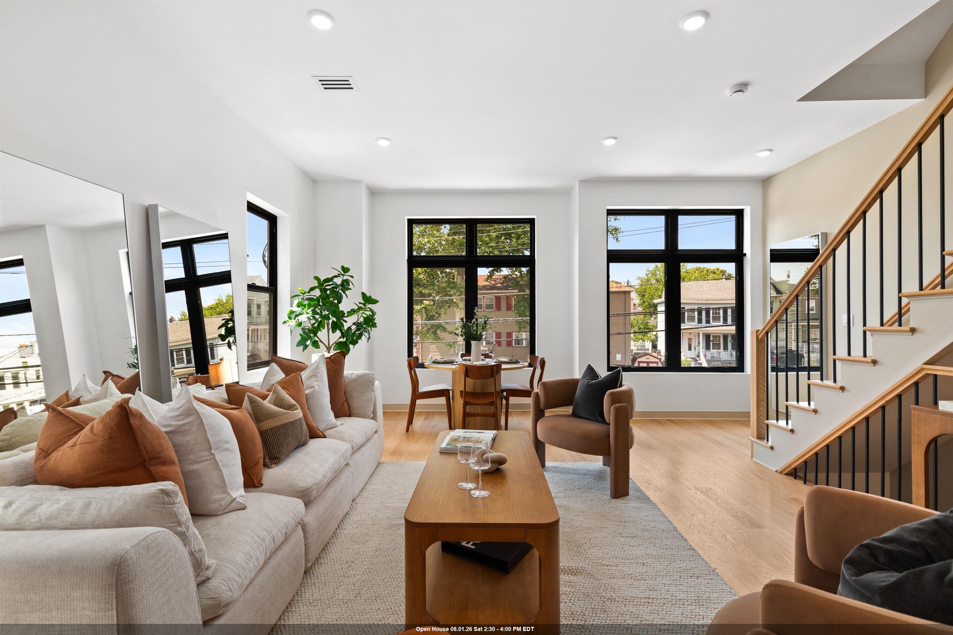 322 PRINCETON AVE Unit: Unit 2