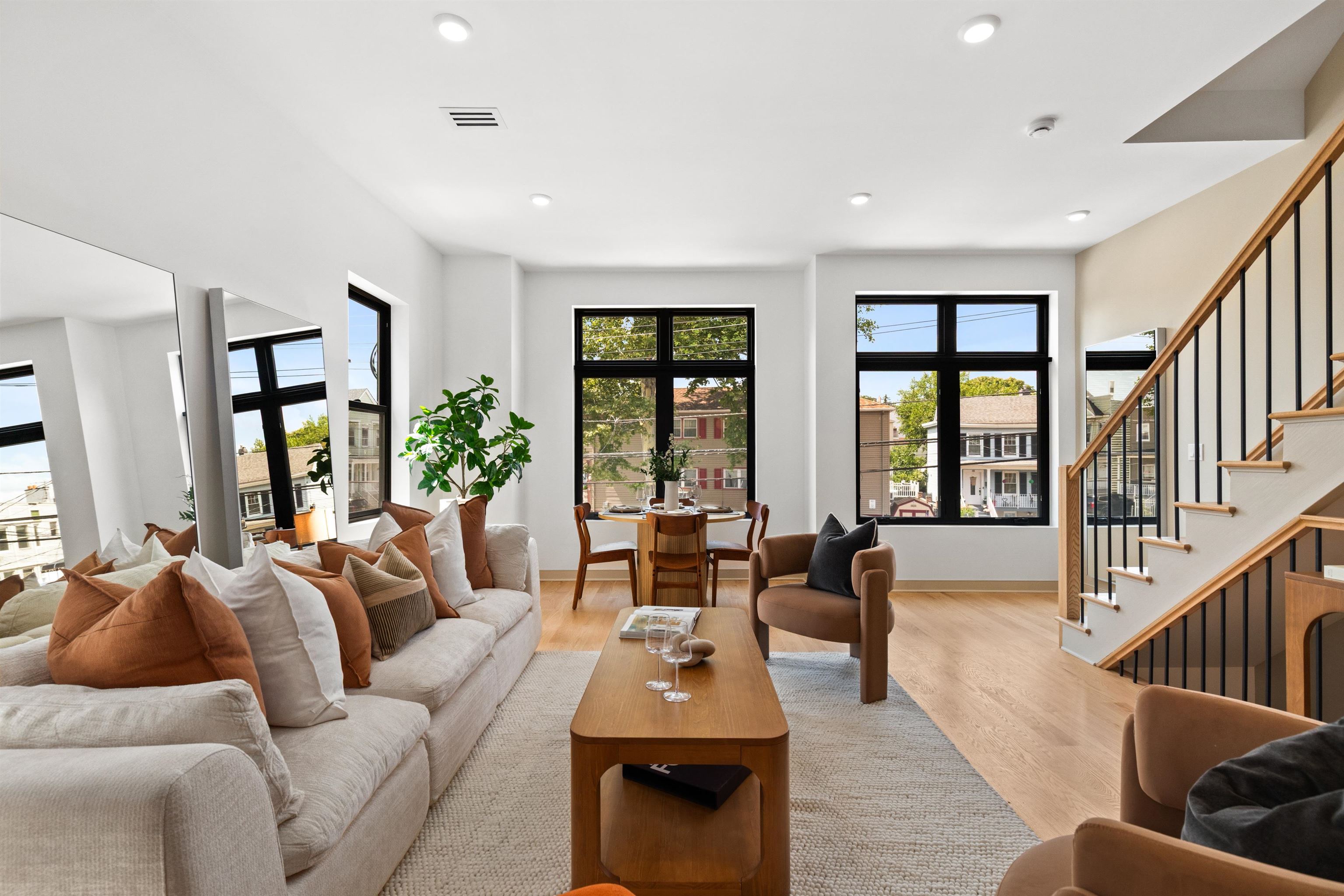 322 PRINCETON AVE Unit: Unit 2
