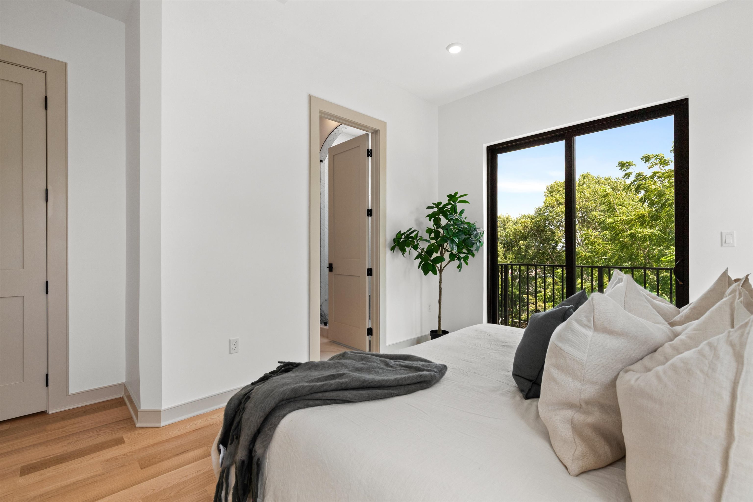 322 PRINCETON AVE Unit: Unit 2