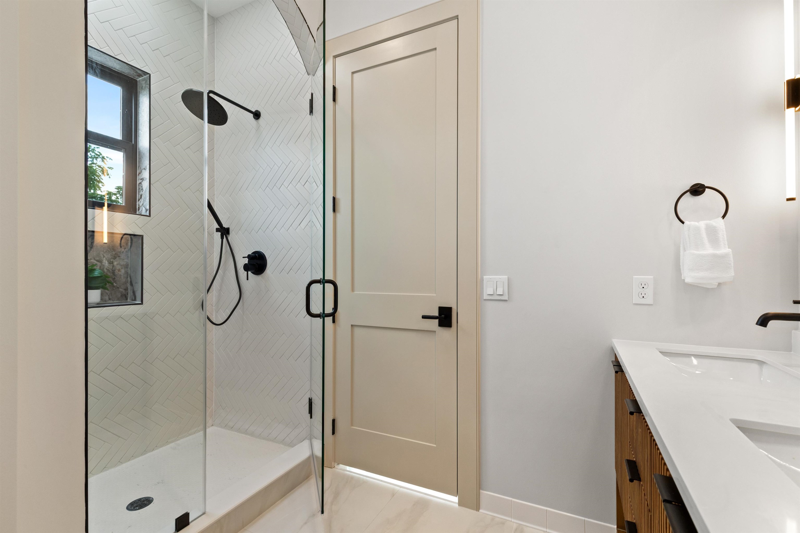 322 PRINCETON AVE Unit: Unit 2