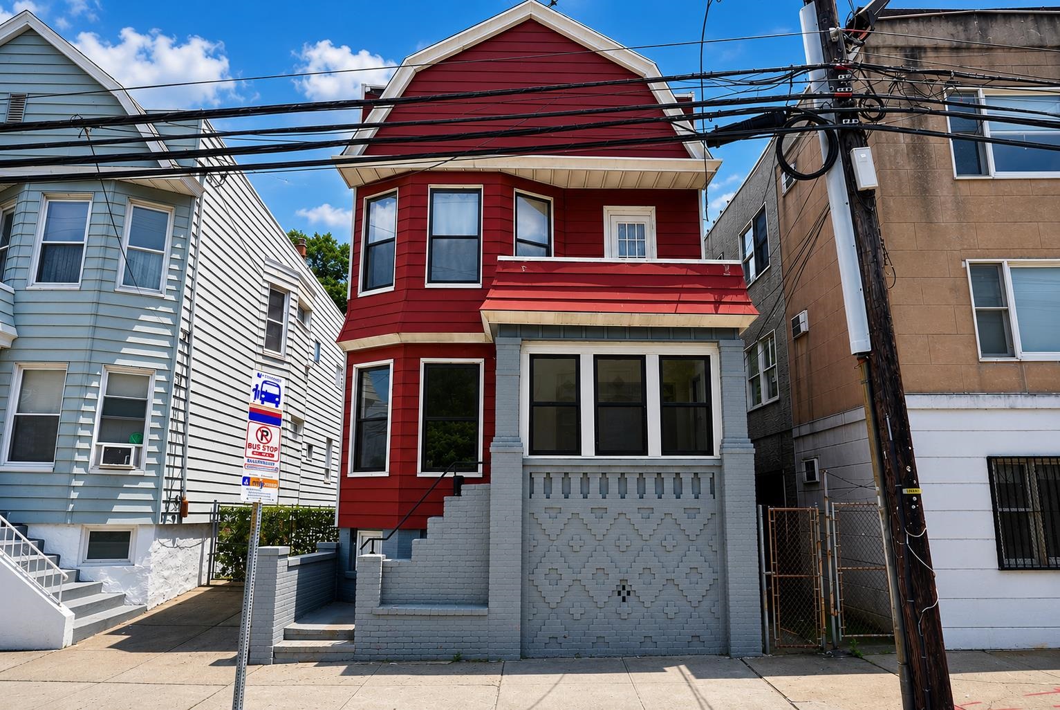 852 WEST SIDE AVE