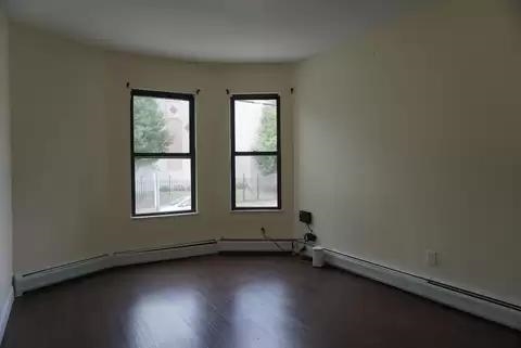 852 WEST SIDE AVE