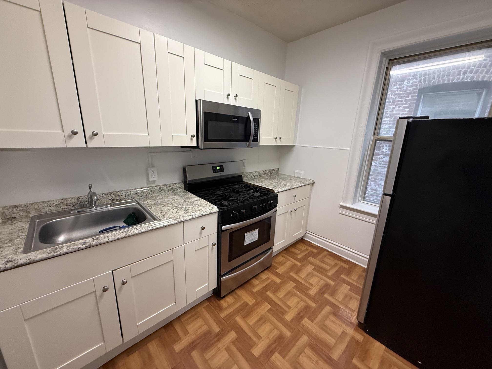 132 39TH ST Unit: C3
