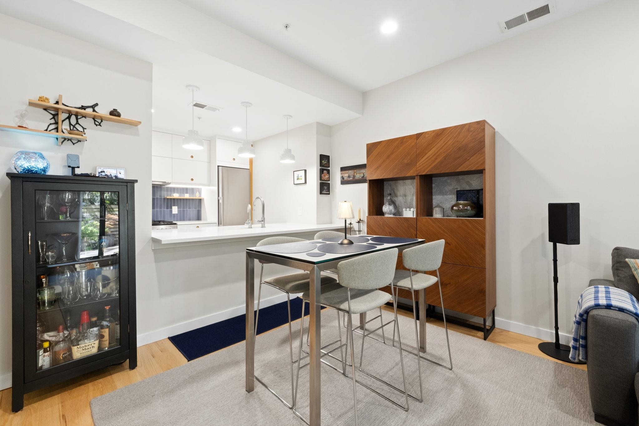222 MONTGOMERY ST Unit: 1-J