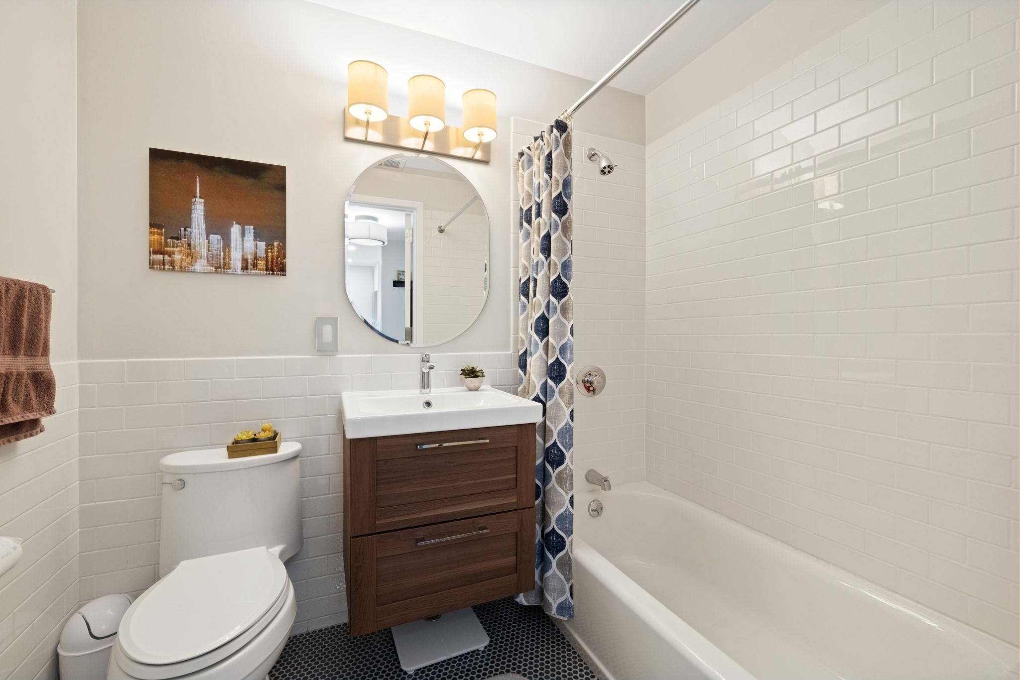222 MONTGOMERY ST Unit: 1-J
