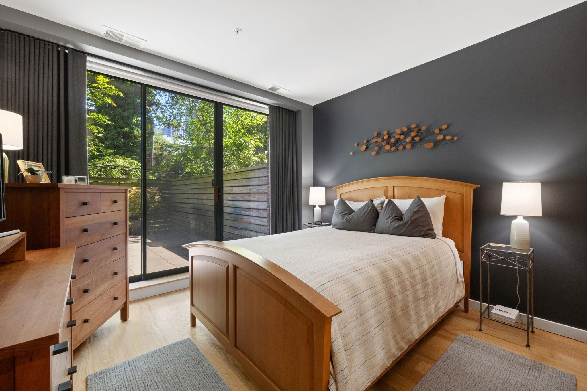 222 MONTGOMERY ST Unit: 1-J