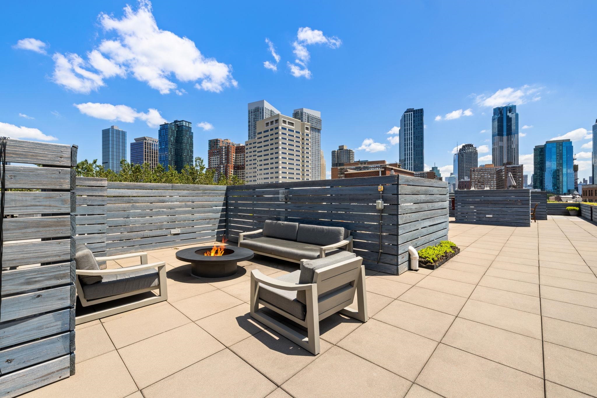 222 MONTGOMERY ST Unit: 1-J