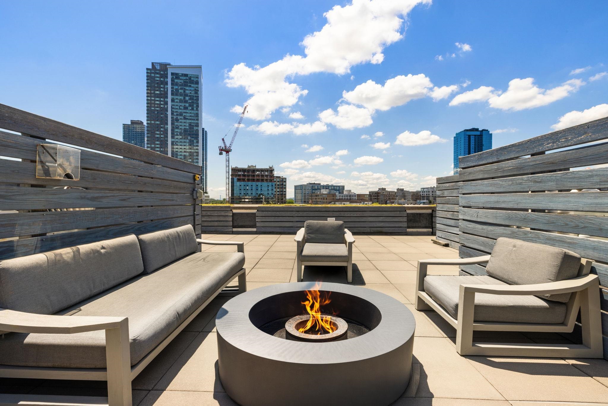 222 MONTGOMERY ST Unit: 1-J