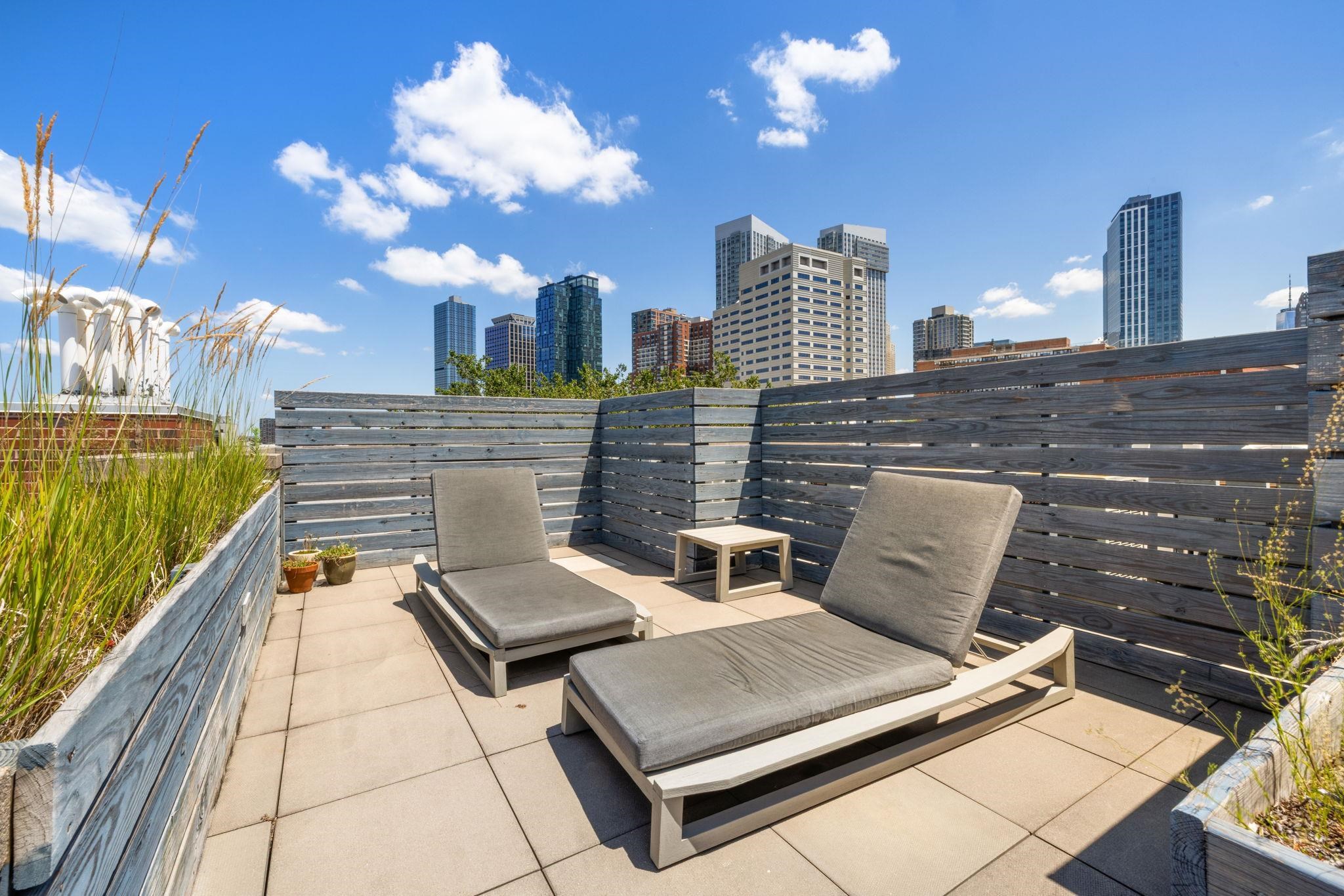222 MONTGOMERY ST Unit: 1-J