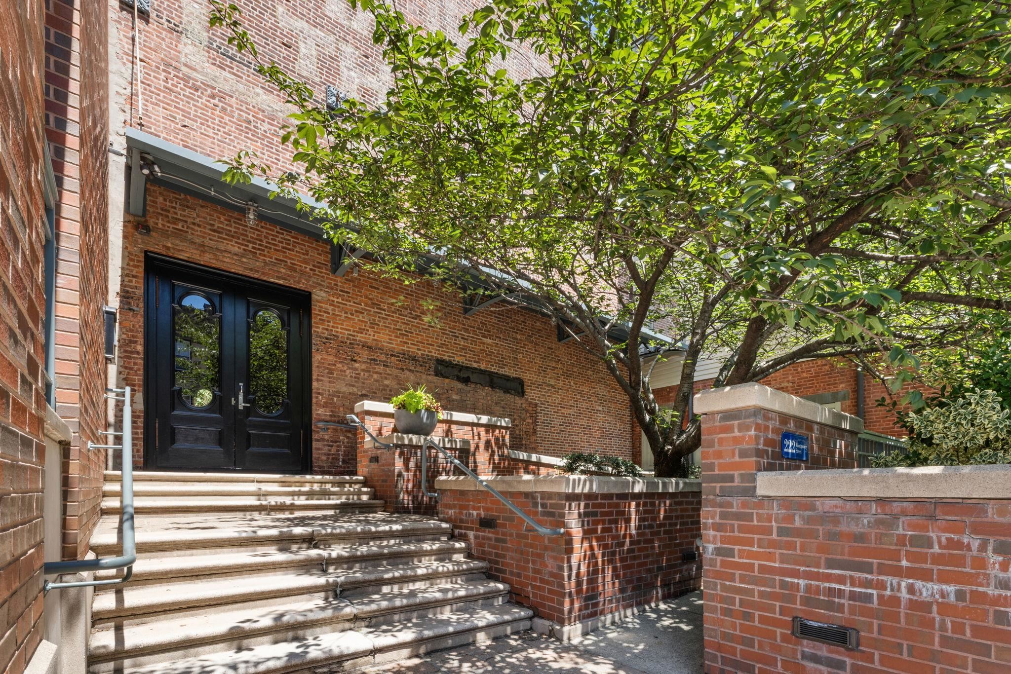 222 MONTGOMERY ST Unit: 1-J