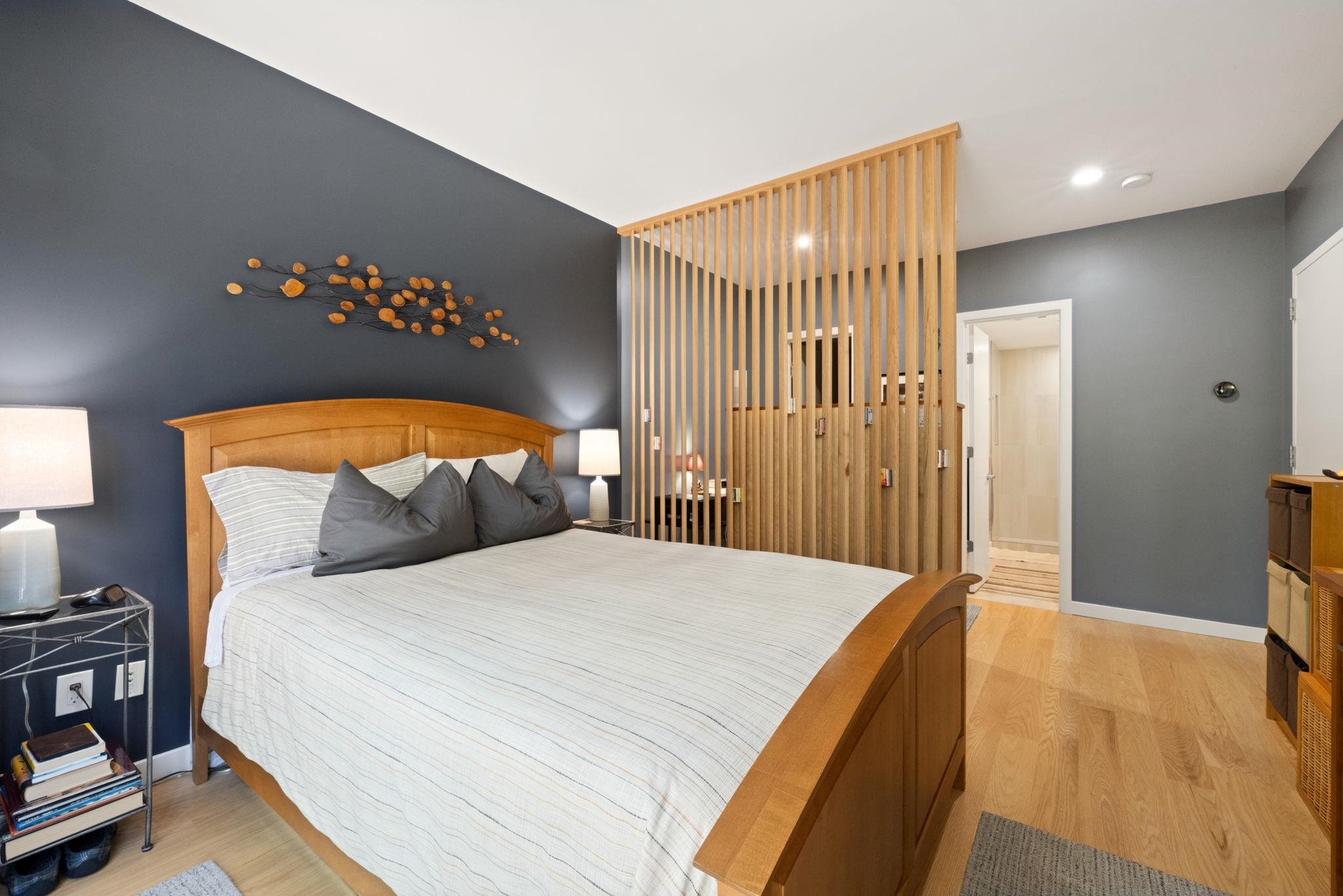 222 MONTGOMERY ST Unit: 1-J