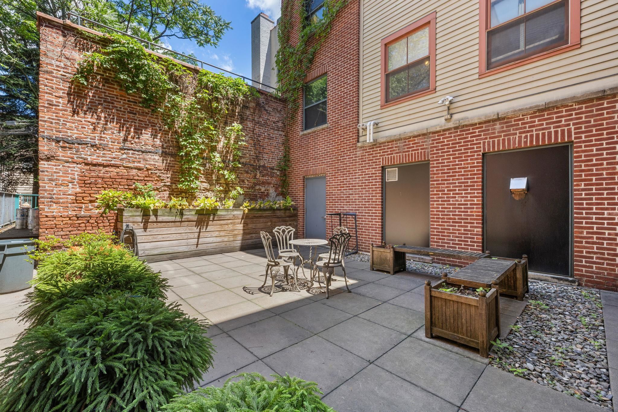 222 MONTGOMERY ST Unit: 1-J