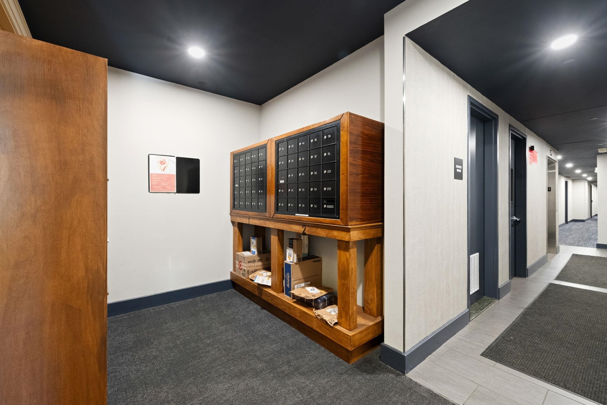 222 MONTGOMERY ST Unit: 1-J