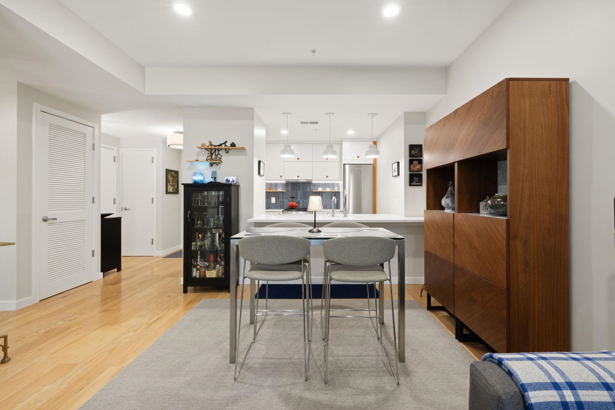 222 MONTGOMERY ST Unit: 1-J