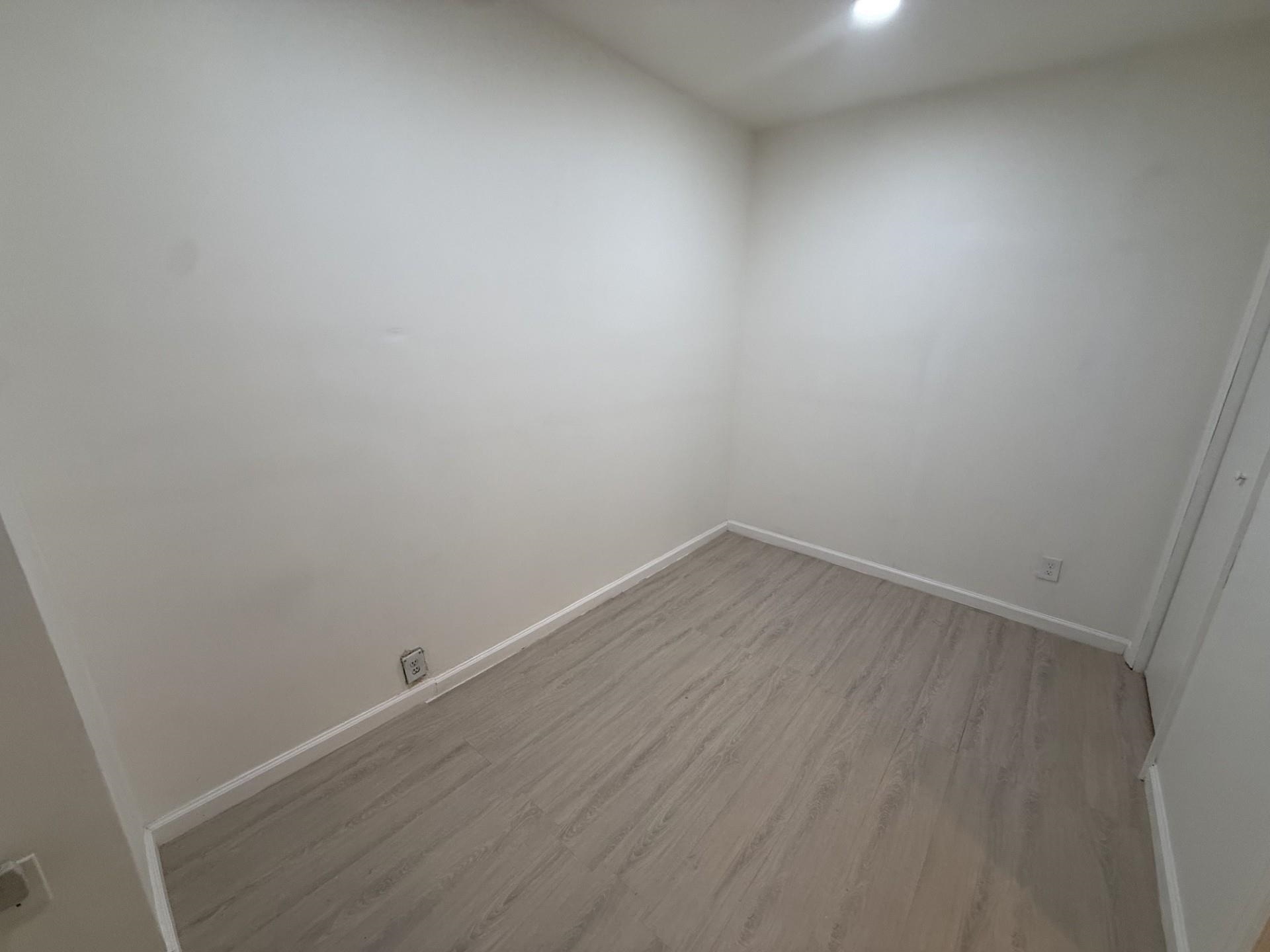 6100 BROADWAY AVE Unit: #1