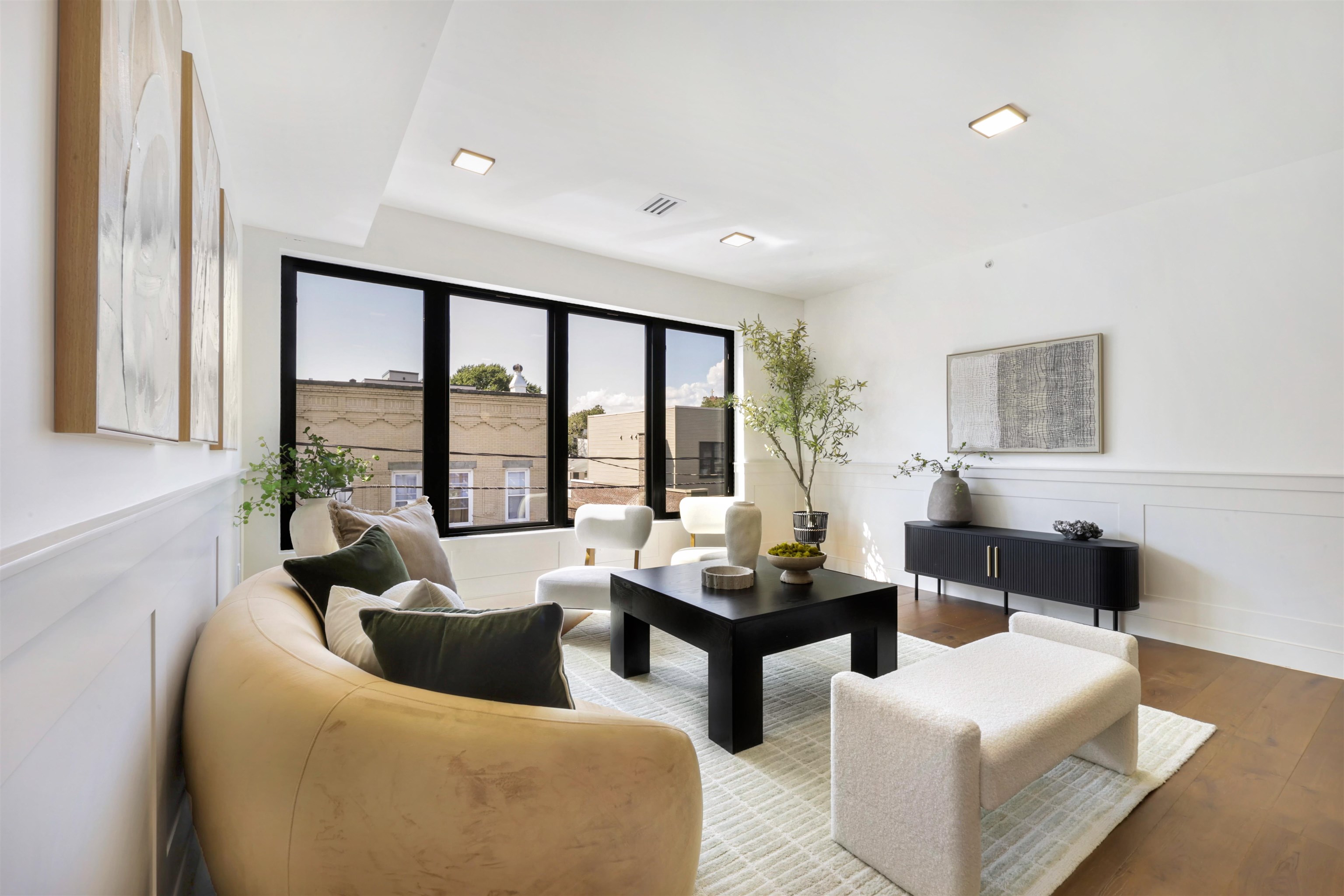 262 NEW YORK AVE Unit: 301