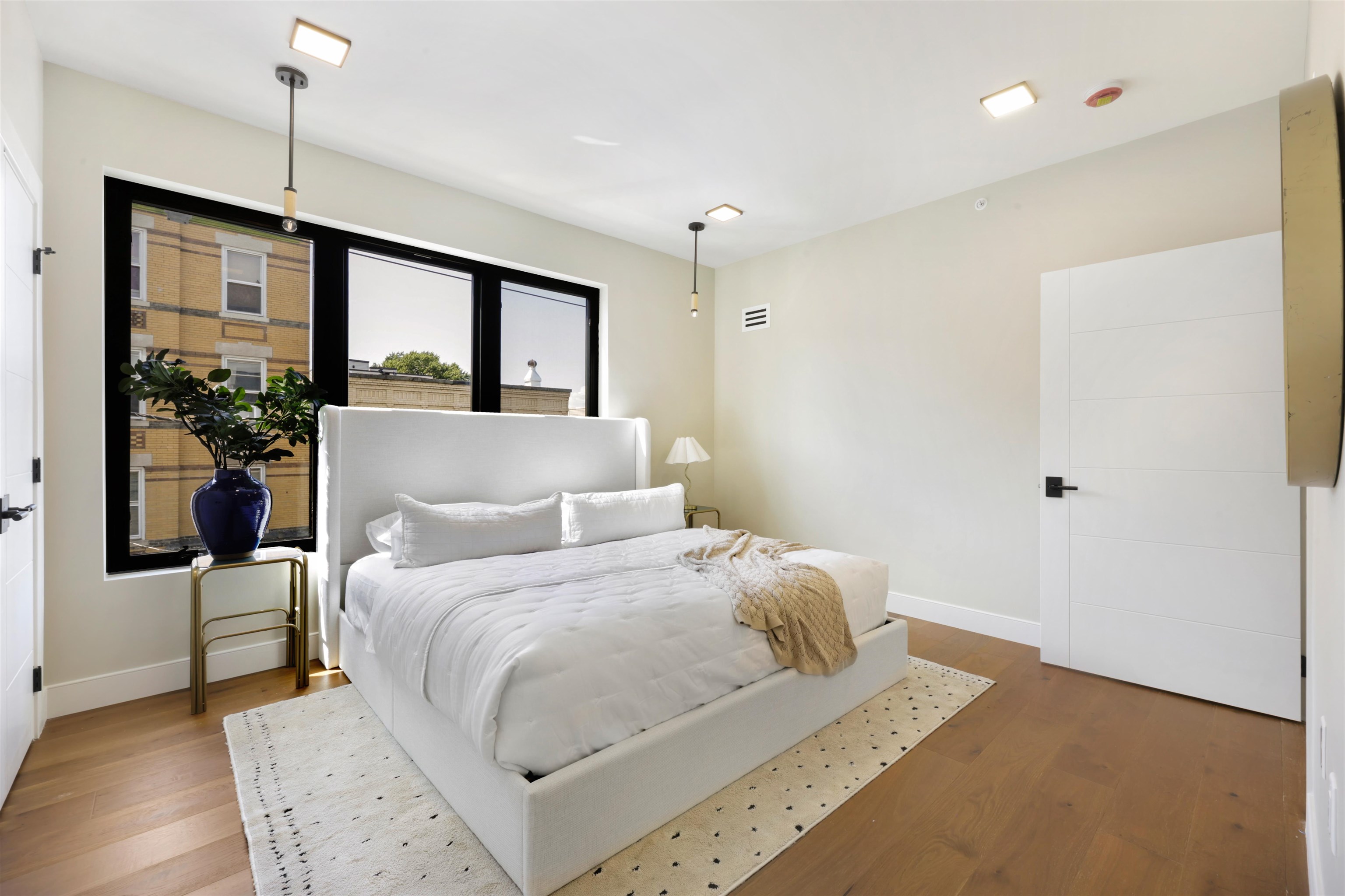 262 NEW YORK AVE Unit: 301