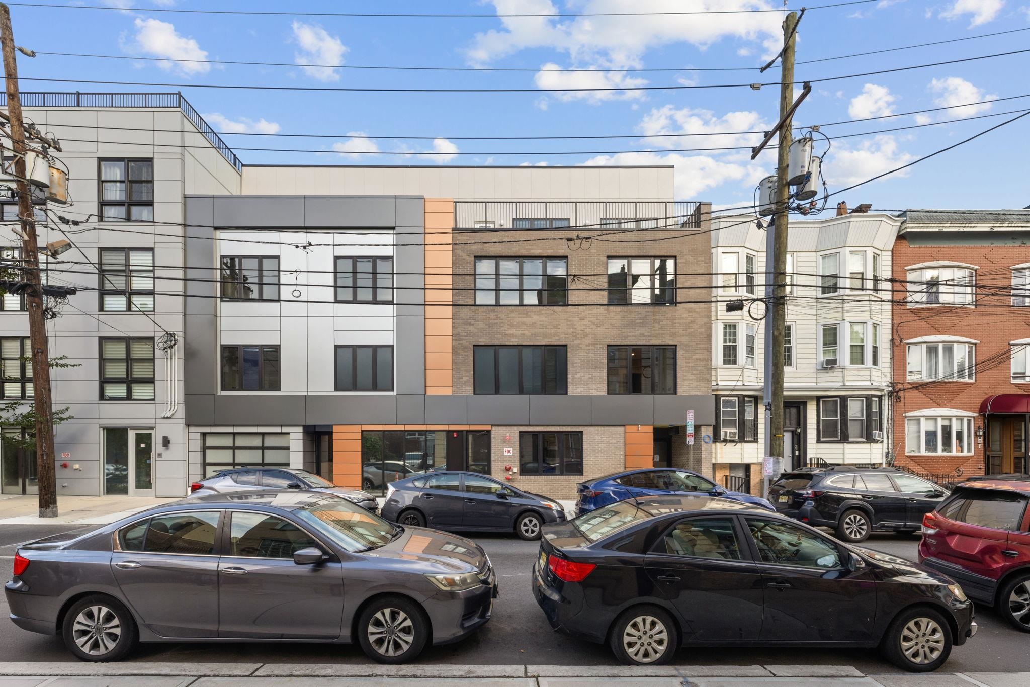 262 NEW YORK AVE Unit: 404