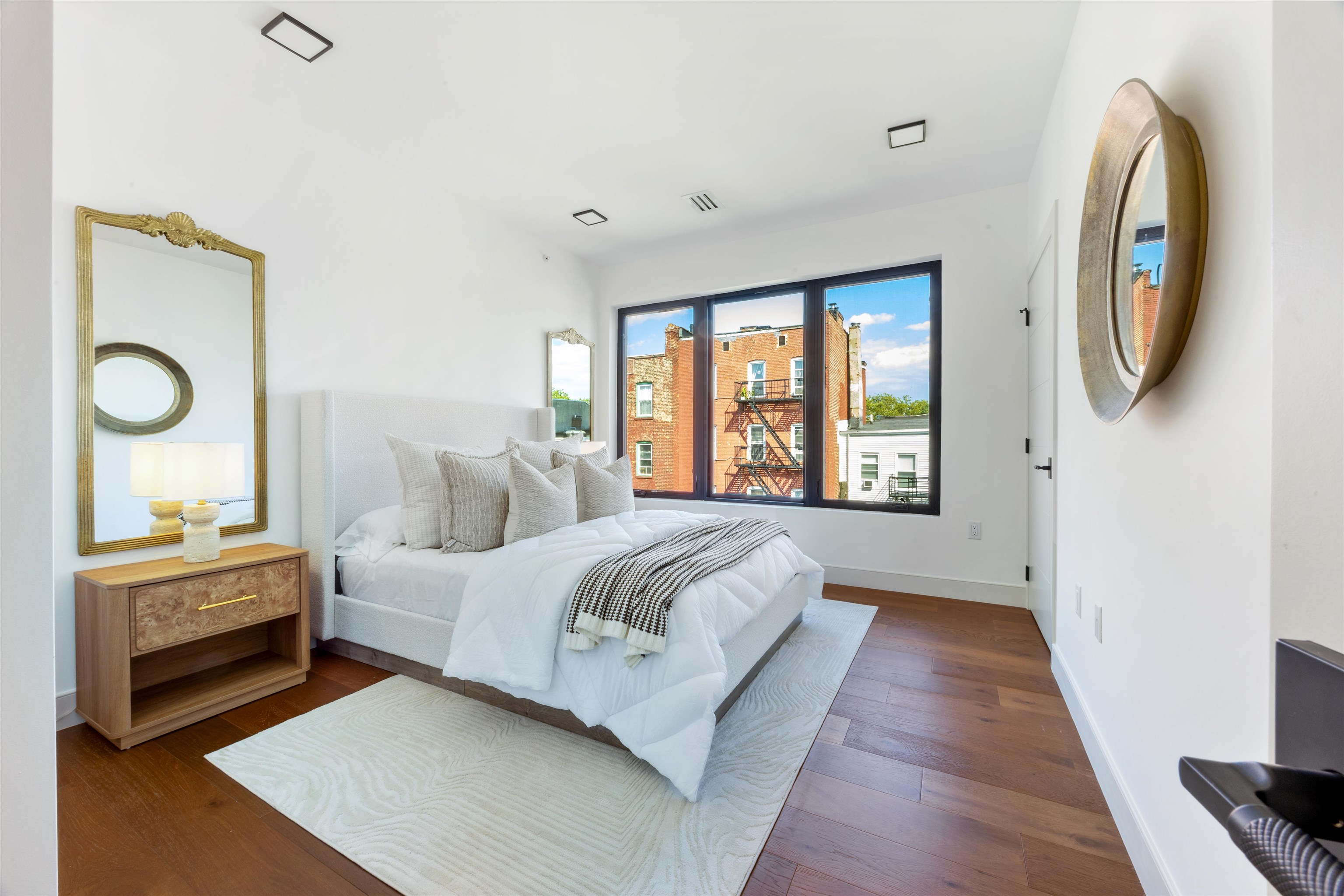 262 NEW YORK AVE Unit: 203